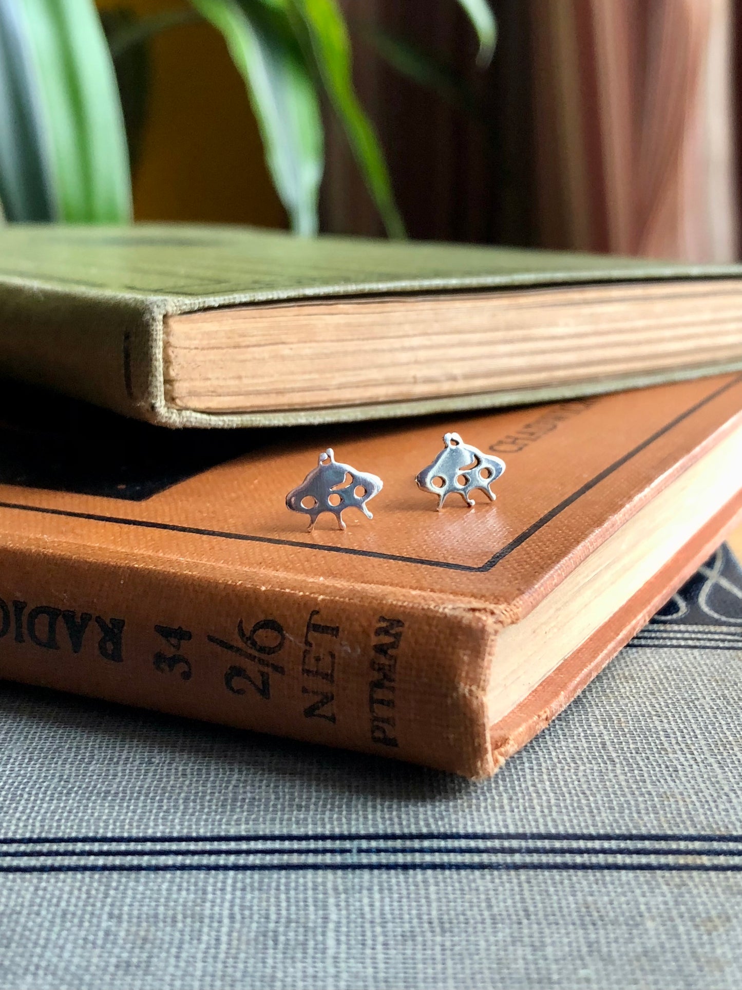 UFO Studs