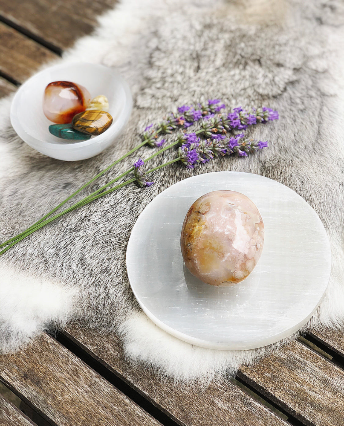 Flower Agate Palm Stone