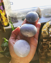 Load image into Gallery viewer, Calcite Palm Stone
